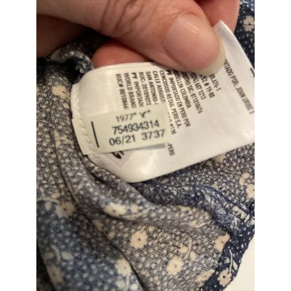 American Eagle Womens M Pullover Short Sleeves V Neck Ruffles Blouse Blue Floral - Picture 12 of 12